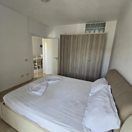 Aron's 39, 6th Floor * Δυρράχιο